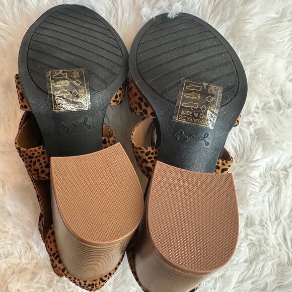Qupid Animal Print Strappy Stacked Zip-Back Closure Heels Size 8 - Picture 7 of 13